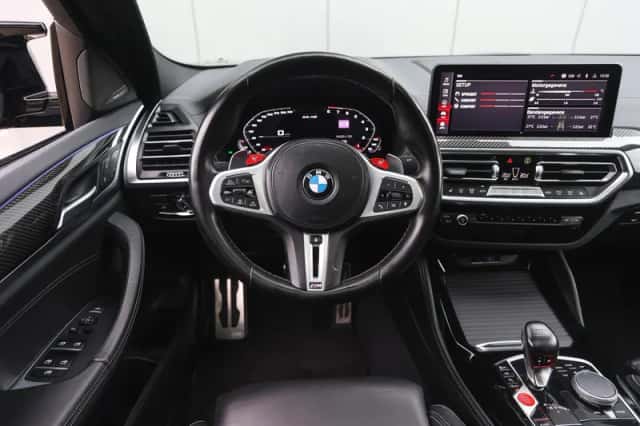 BMW X4 (2022) thumbnail 3