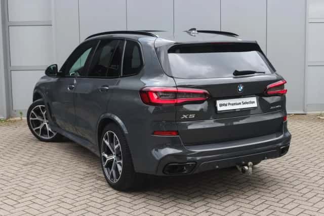 BMW X5 (2021) thumbnail 2