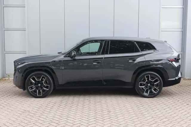 BMW XM (2025) thumbnail 6