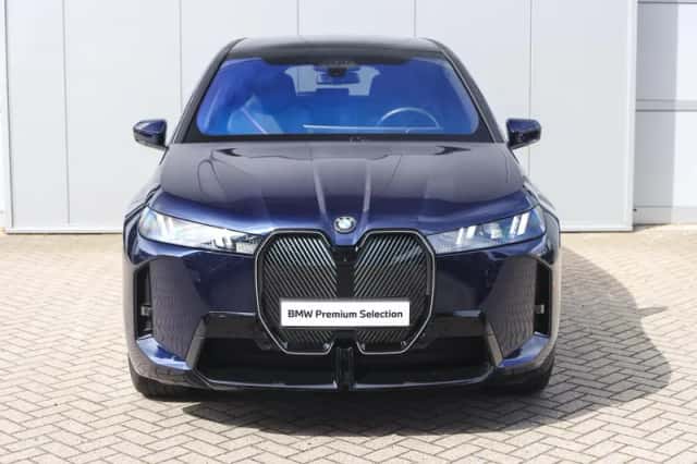 BMW iX (2025) thumbnail 5