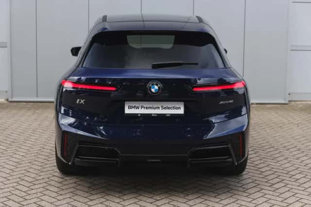 BMW iX (2025) thumbnail 6