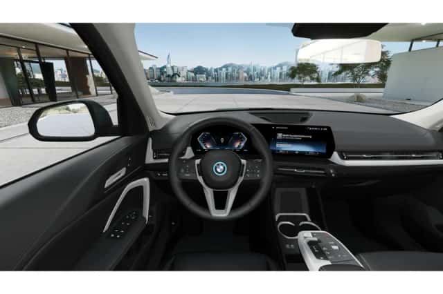 BMW iX1 (2026) thumbnail 3
