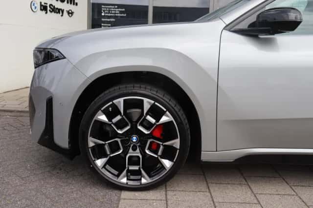 BMW iX3 (2026) thumbnail 4