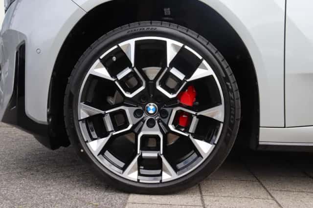 BMW iX3 (2026) thumbnail 5