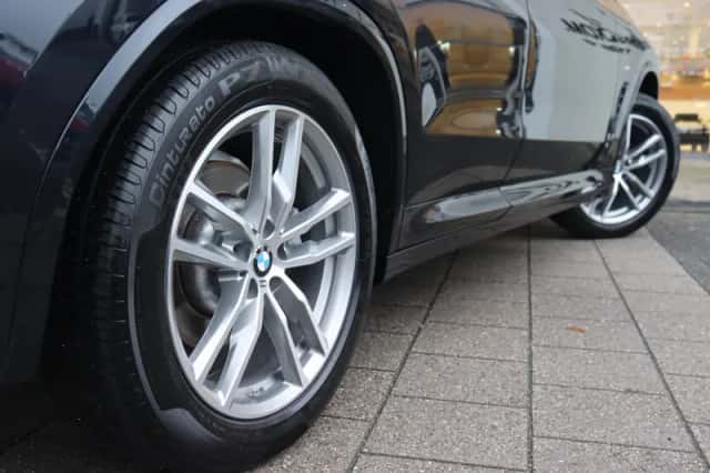BMW X3 (2018) thumbnail 3