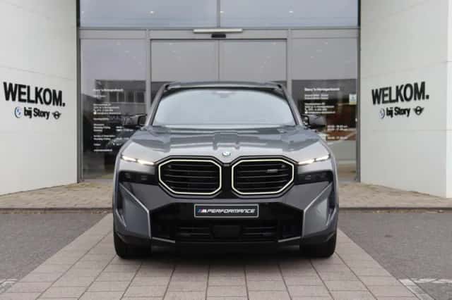 BMW XM (2026) thumbnail 2
