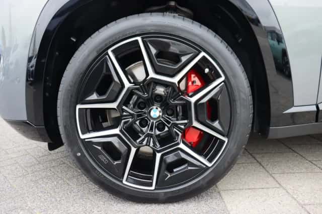 BMW XM (2026) thumbnail 5