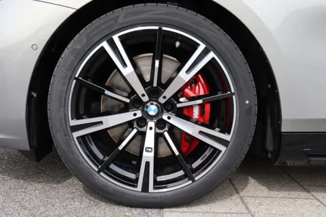 BMW i5 (2026) thumbnail 5