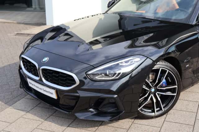 BMW Z4 (2025) thumbnail 2
