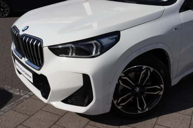 BMW X1 (2022) thumbnail 3