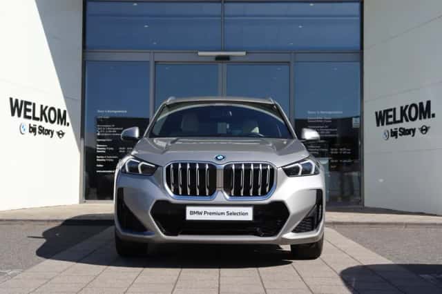 BMW X1 (2023) thumbnail 3
