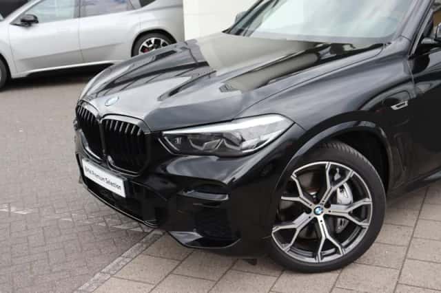 BMW X5 (2023) thumbnail 2
