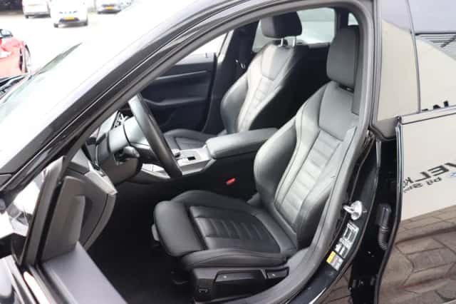 BMW i4 (2024) thumbnail 4