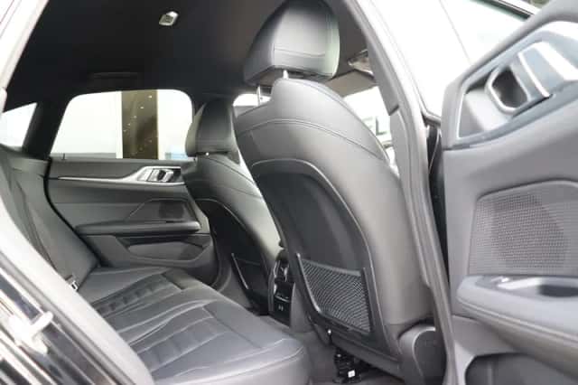 BMW i4 (2024) thumbnail 6