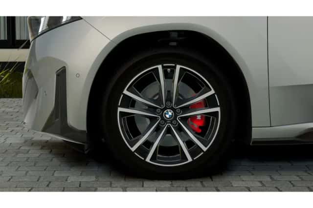 BMW iX3 (2026) thumbnail 6