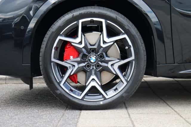 BMW iX2 (2026) thumbnail 5