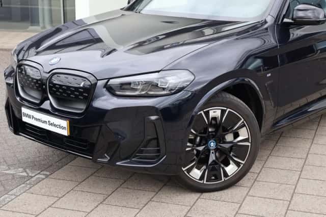BMW iX3 (2022) thumbnail 2
