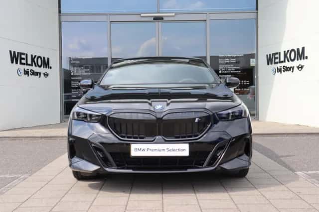 BMW i5 (2026) thumbnail 3