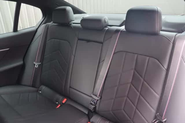 BMW i5 (2026) thumbnail 6