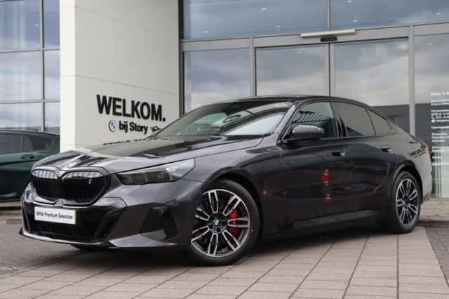 BMW i5 (2025) thumbnail 1