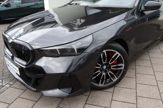 BMW i5 (2025) thumbnail 2