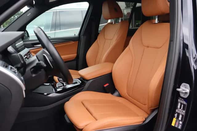 BMW X3 (2024) thumbnail 3