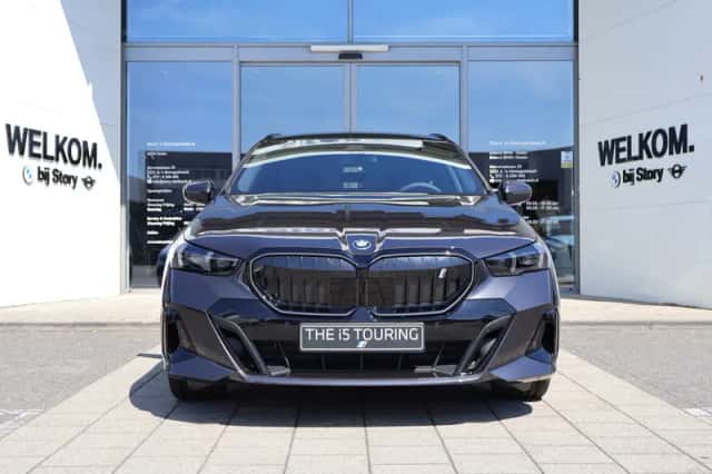 BMW i5 (2026) thumbnail 2