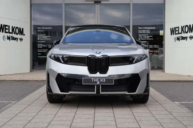 BMW iX3 (2026) thumbnail 2
