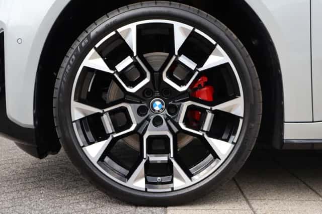BMW iX3 (2026) thumbnail 5