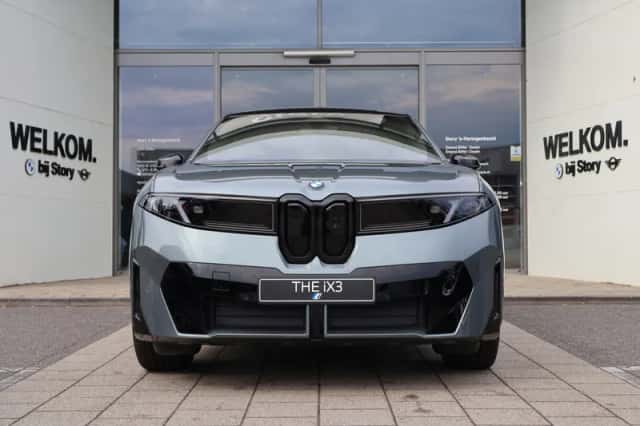 BMW iX3 (2026) thumbnail 2