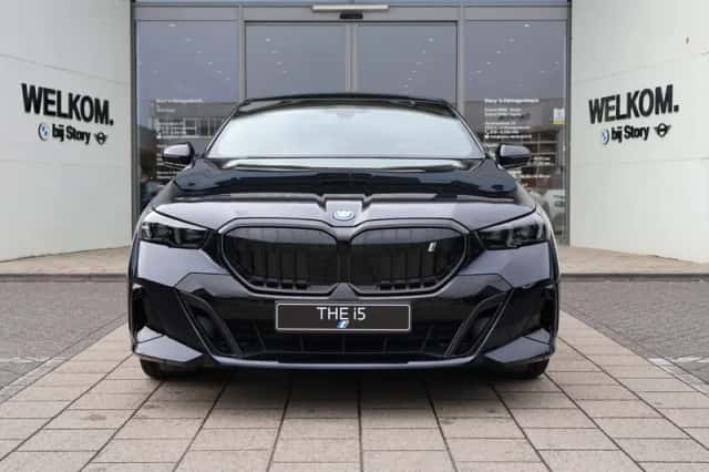 BMW i5 (2026) thumbnail 2