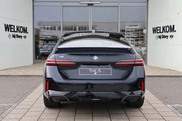 BMW i5 (2026) thumbnail 5