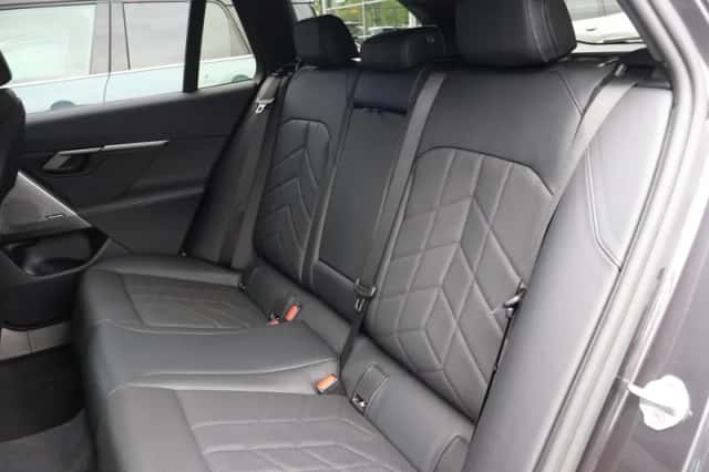 BMW i5 (2025) thumbnail 6