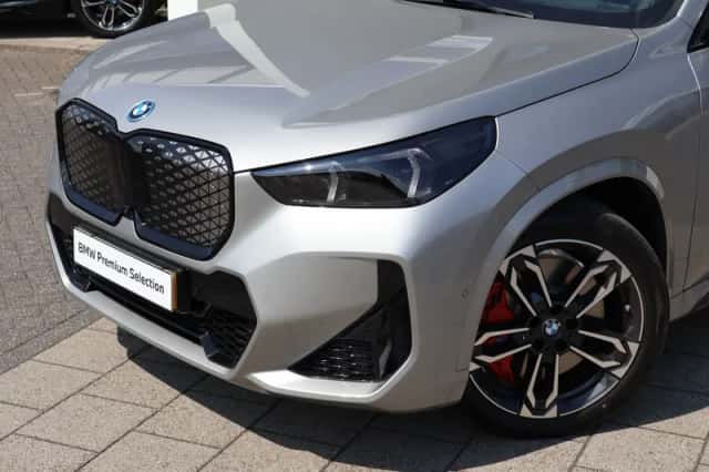 BMW iX1 (2026) thumbnail 2