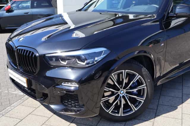 BMW X5 (2022) thumbnail 2