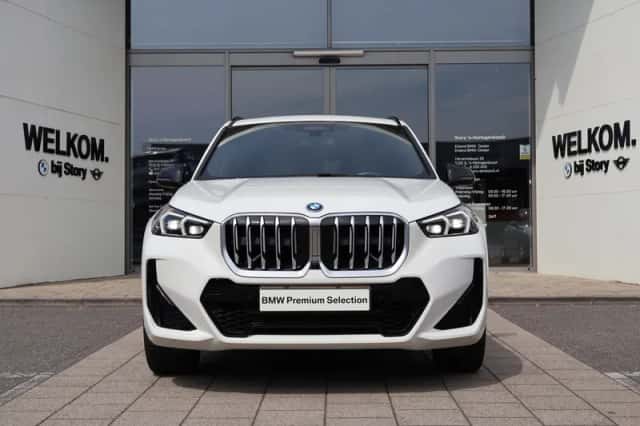 BMW X1 (2023) thumbnail 3