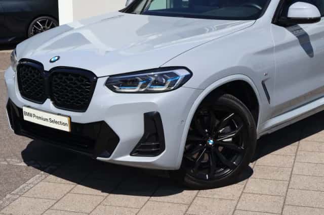 BMW X4 (2021) thumbnail 2