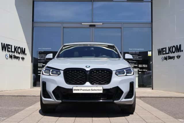 BMW X4 (2021) thumbnail 4