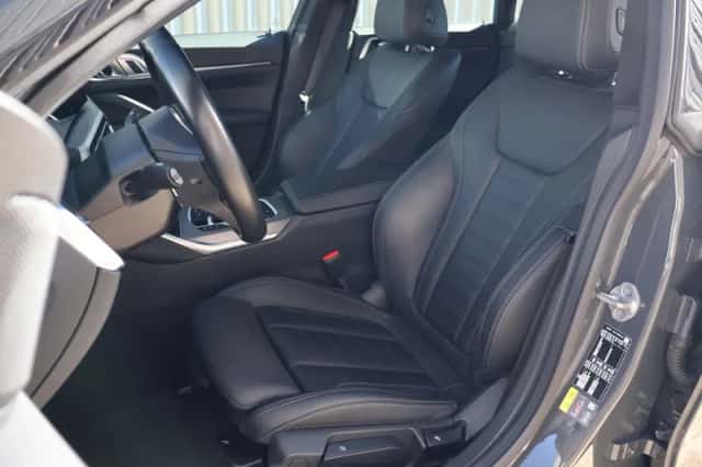 BMW i4 (2023) thumbnail 4