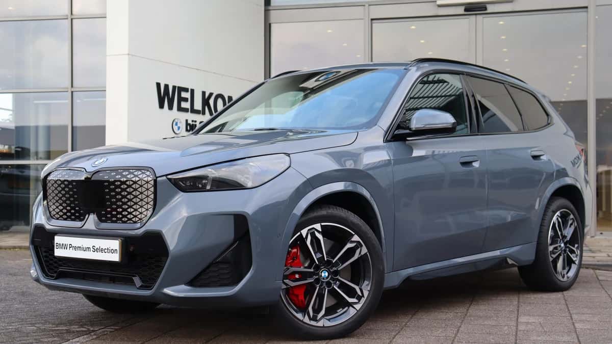 BMW iX1 (2026) — foto 1