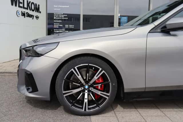 BMW i5 (2026) thumbnail 4