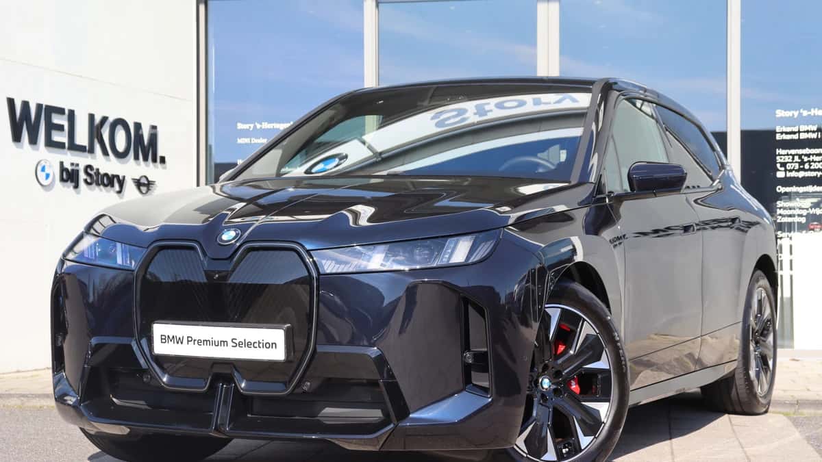 BMW iX (2025) — foto 1