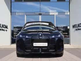 BMW iX (2025) thumbnail 2