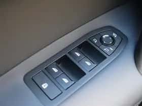 BMW iX (2025) thumbnail 26