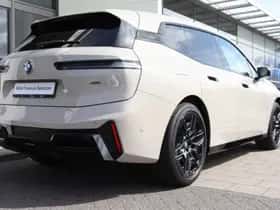 BMW iX (2025) thumbnail 13
