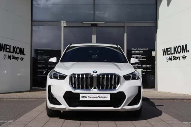 BMW X1 (2022) thumbnail 2