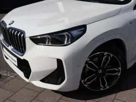 BMW X1 (2022) thumbnail 3