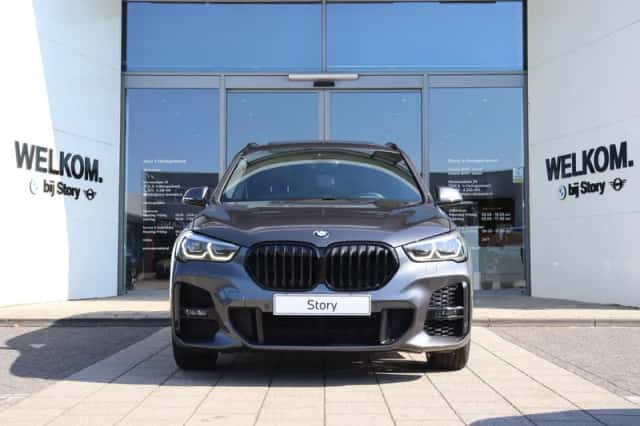 BMW X1 (2021) thumbnail 3
