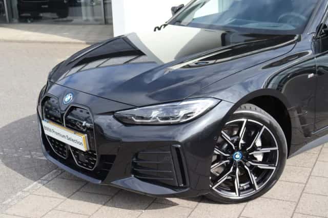 BMW i4 (2024) thumbnail 2