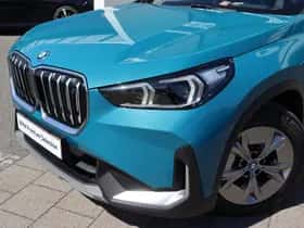 BMW iX1 (2023) thumbnail 2